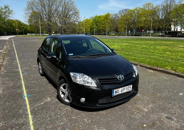 Toyota Auris cena 23900 przebieg: 197700, rok produkcji 2012 z Warszawa małe 211